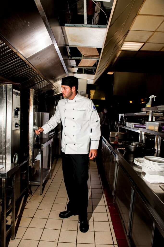 A Simple Guide To Hospitality Uniforms